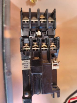 Contactor modelo CA2-DN140A60 de Telemecanique