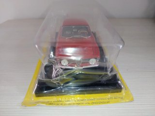 Alfa Romeo Giulia GT 1300 Junior 1/24 Fabbri
