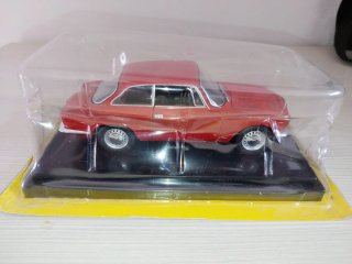 Alfa Romeo Giulia GT 1300 Junior 1/24 Fabbri