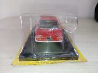 Alfa Romeo Giulia GT 1300 Junior 1/24 Fabbri
