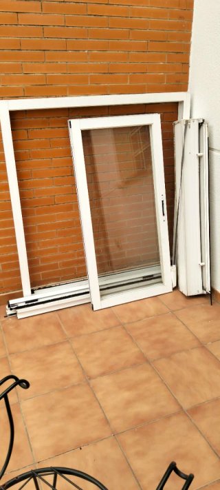 Ventanas aluminio y persianas.