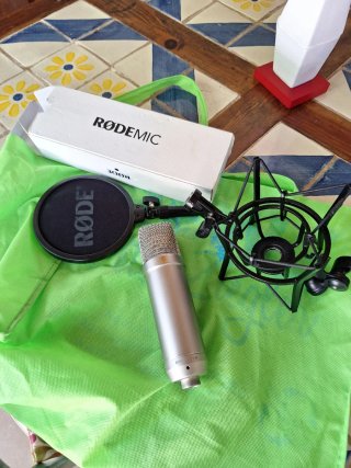 Micrófono Rode NT1A con Shock Mount