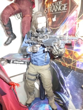Hot Toys Winter Soldier Infinity War Figura