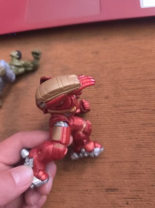 Figuras Hulkbuster vs Hulk 8 cm