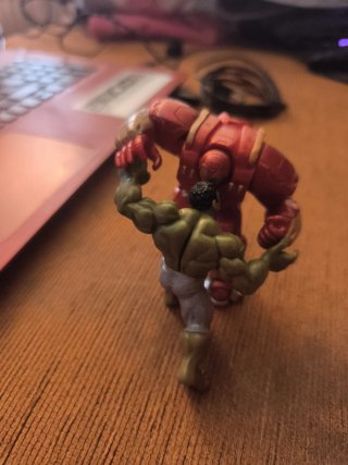 Figuras Hulkbuster vs Hulk 8 cm