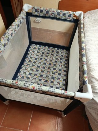 Cuna de viaje plegable