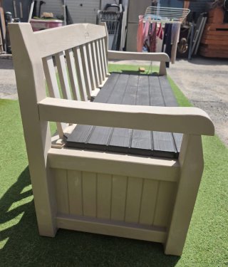 Baúl/sillon de resina