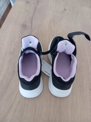 Zapatillas niña Merkal negras y rosas talla 31