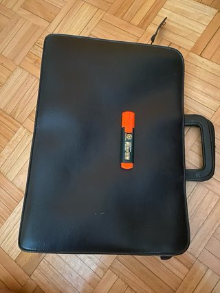 Maletín de piel negro clásico