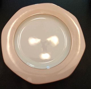 Vajilla porcelana rosa y blanca