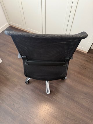 Silla de oficina negra