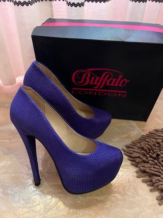 Tacones Buffalo London Morados Talla 38
