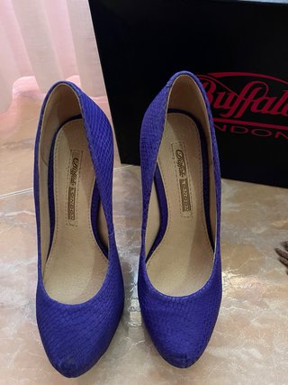 Tacones Buffalo London Morados Talla 38
