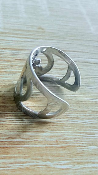 Anillo oso plata y oro y es adaptable
