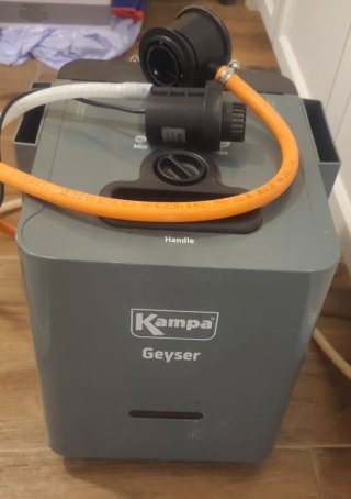 Bomba de agua Kampa Geyser