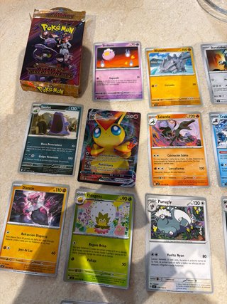 Caja Pokémon Rivales Predestinados + Cartas