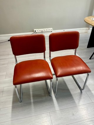 2 Sillas Oficina Piel Roja y Metal