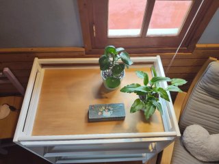 Cambiador de bebé blanco y madera