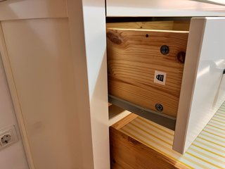 Cómoda de madera maciza