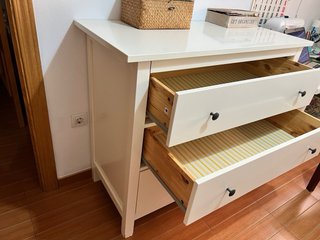 Cómoda de madera maciza