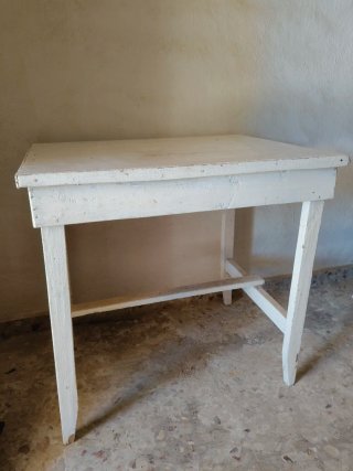 Mesa antigua de madera.