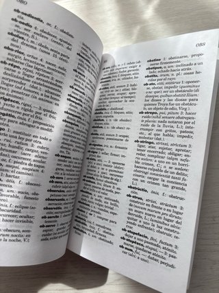 Diccionario esencial latino-español : español-l...