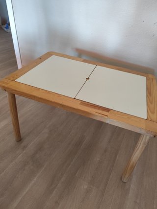 Mesa infantil de madera