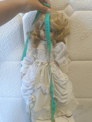 Muñeca de porcelana antigua