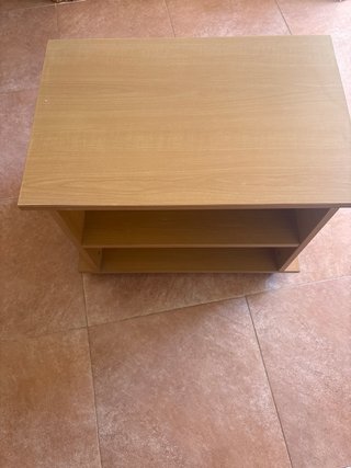 Mesa auxiliar de madera