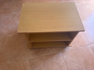 Mesa auxiliar de madera