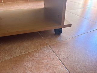 Mesa auxiliar de madera