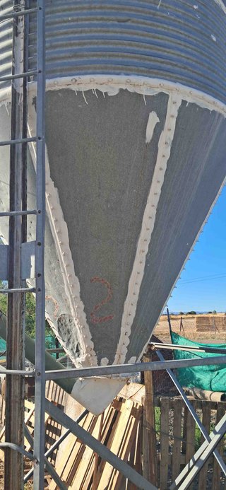 Silo galvanizado de 12.000 Kgs y sinfin II.