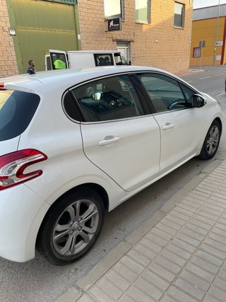Peugeot 208 2015