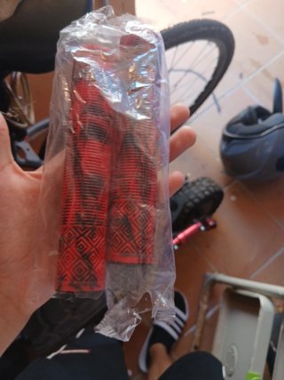 Puños Patinete Eléctrico / Bici MTB Rojos