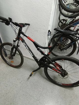 Bicicleta Montaña B'TWIN Negra