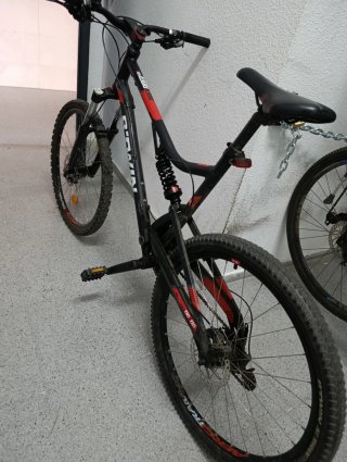 Bicicleta Montaña B'TWIN Negra