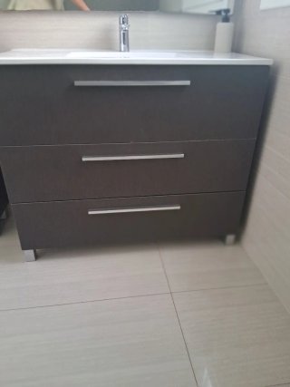 Mueble de baño Roca y columna.