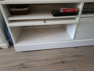 80€ solo este finde. Mueble TV blanco madera
