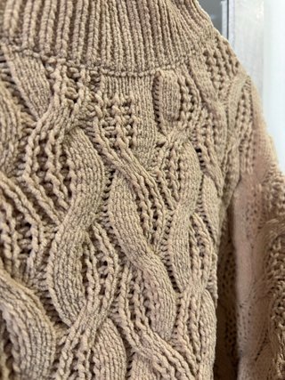 Jersey de punto trenzado beige