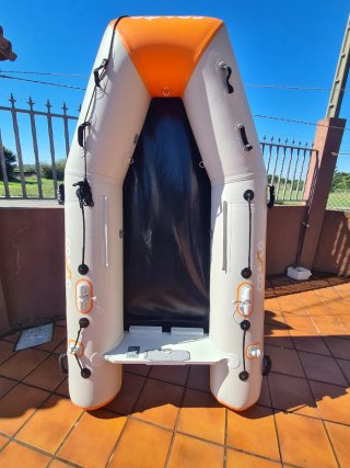 Barca hinchable Coasto DS250 Kit completo impoluta