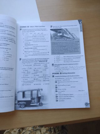 Libros de texto de inglés, 2 ESO. Burlington.