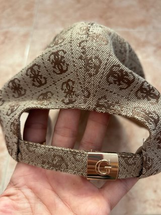 Berretto donna Guess