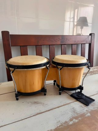 Bongos in legno con pelli naturali