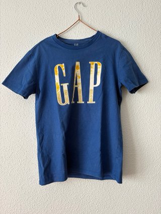 Camiseta GAP azul y amarilla Talla S hombre