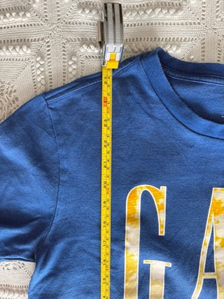 Camiseta GAP azul y amarilla Talla S hombre