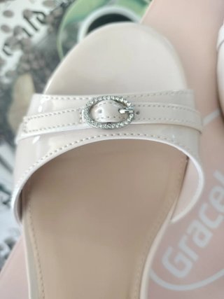 Zapatos de fiesta rosa empolbado,con hebilla