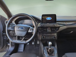 Ford Focus ST-LINE 125cv - Como nuevo - Garantía