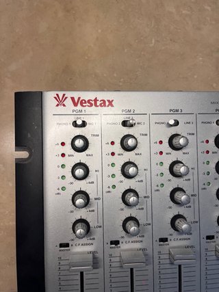 Mesa de mezclas DJ Vestax VMC-004XL