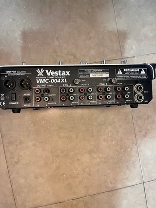 Mesa de mezclas DJ Vestax VMC-004XL