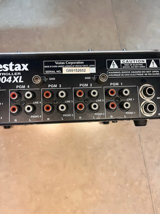 Mesa de mezclas DJ Vestax VMC-004XL